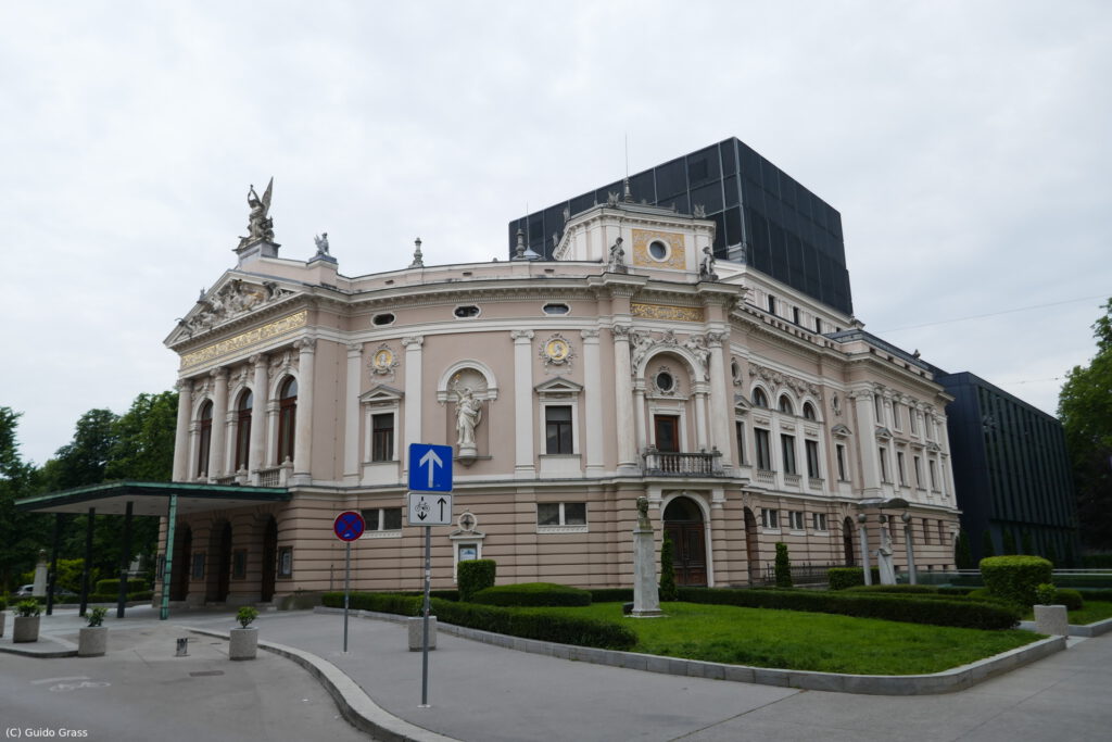 Opernhaus Ljubljana (Seitenansicht)